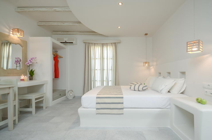 Top floor deluxe suites for 2 guests