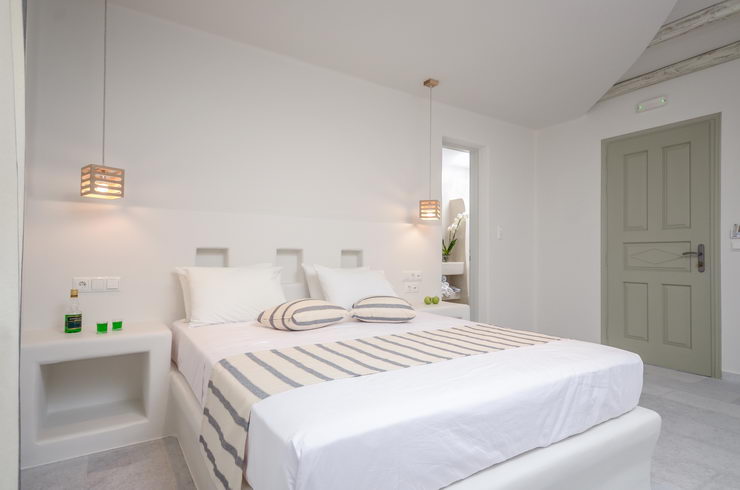 Top floor deluxe suites for 2 guests