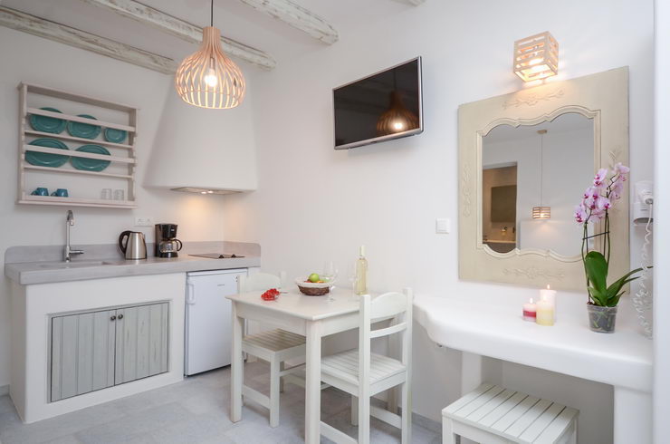 Top floor deluxe suites for 2 guests
