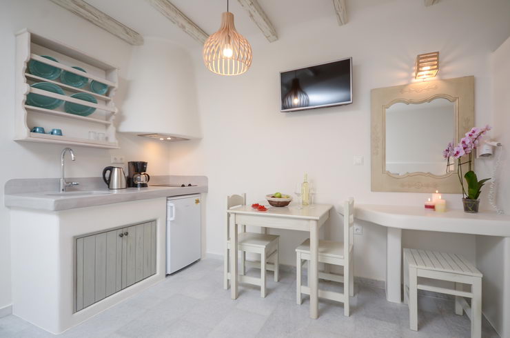 Top floor deluxe suites for 2 guests