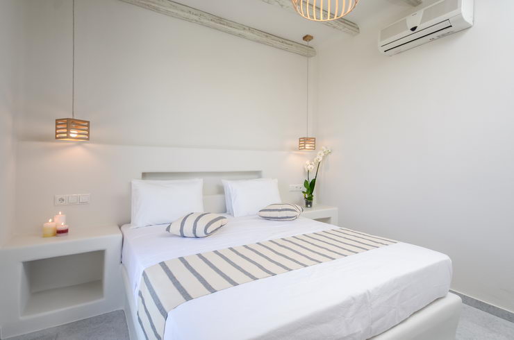 Top floor deluxe suites for 4 guests