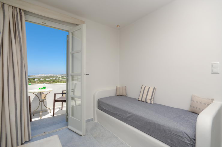 Top floor deluxe suites for 4 guests