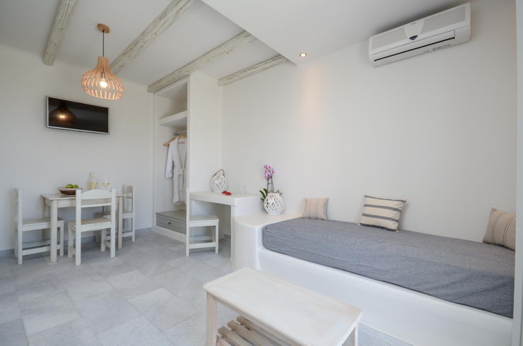 Top floor deluxe suites for 4 guests