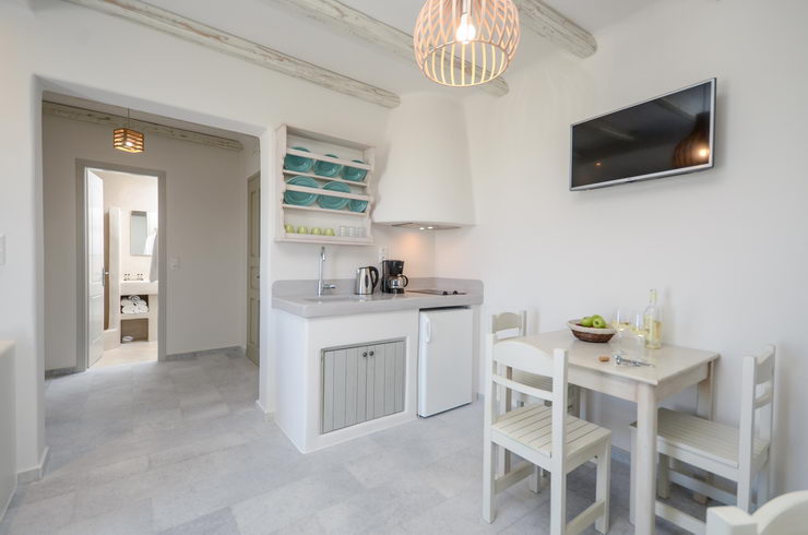 Top floor deluxe suites for 4 guests