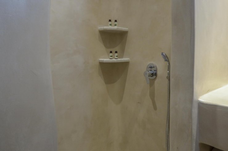 Top floor deluxe suites for 4 guests